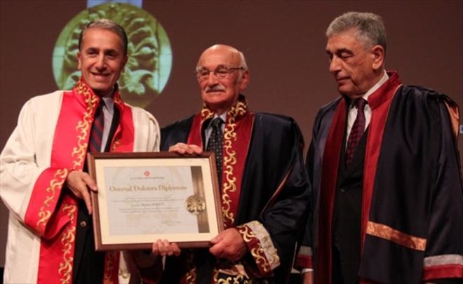 Prof. Dr. Metin Sözen´e onursal doktora