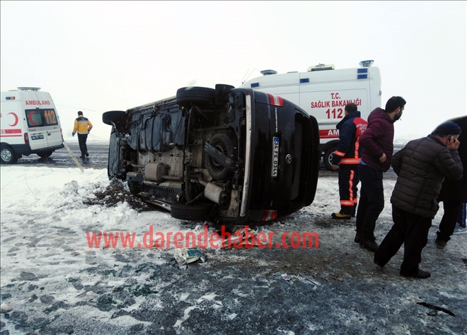 Darende´de minibüs devrildi: 10 yaralı