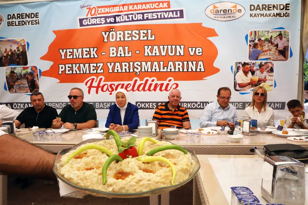 Festival kapsamında yemek, bal, kavun ve pekmez yarışmaları düzenlendi