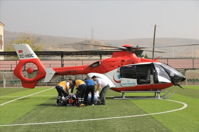 Ambulans helikopter kalbi duran yaşlı kadın için havalandı
