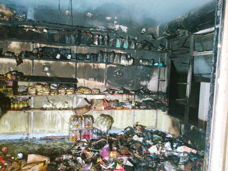 Aşağıulupınar’da bakkal dükkânı yandı