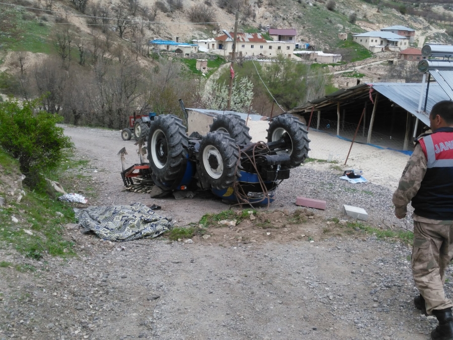 Traktör devrildi: 2 ölü 1 yaralı