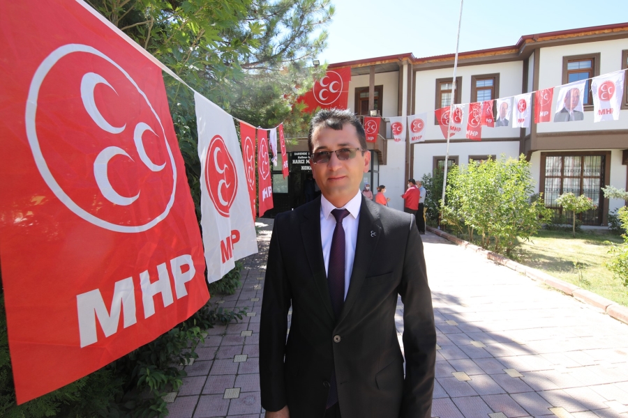 MHP ilçe başkanı Mehmet Altun güven tazeledi