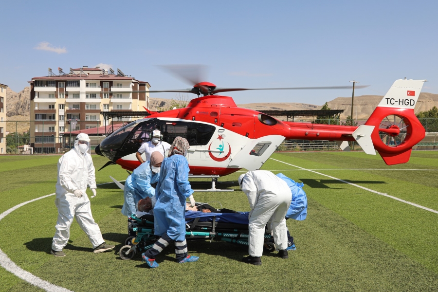 Dün Malatya’dan taburcu edildi bugün ambulans helikopterle tekrar geri gönderildi