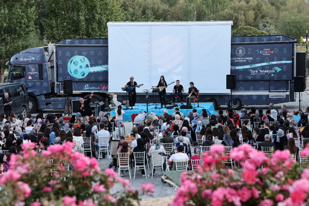Kültür Yolu Festivali renkli görüntülere sahne oldu