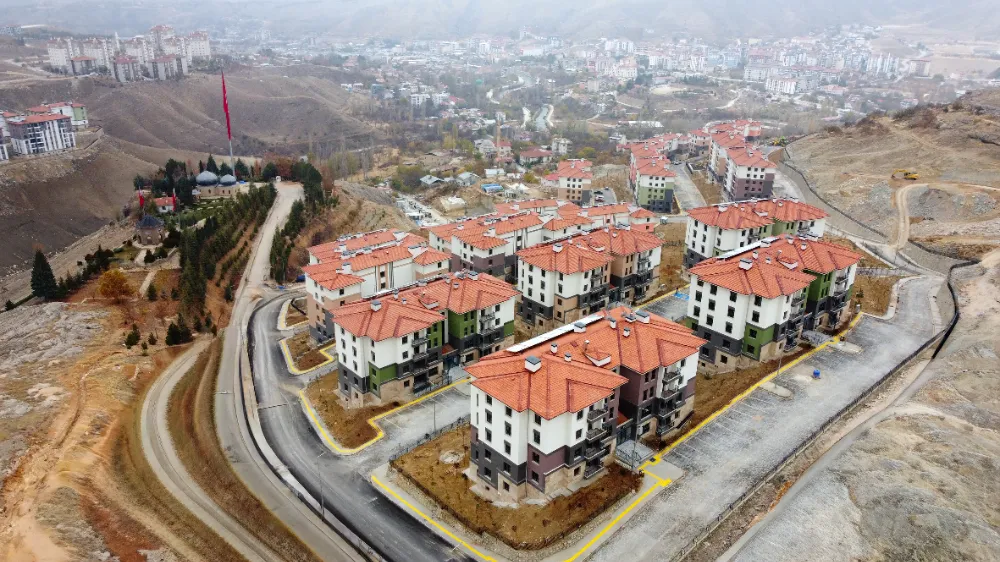 267 sosyal konut ve 72 deprem konutu hak sahiplerine teslim ediliyor
