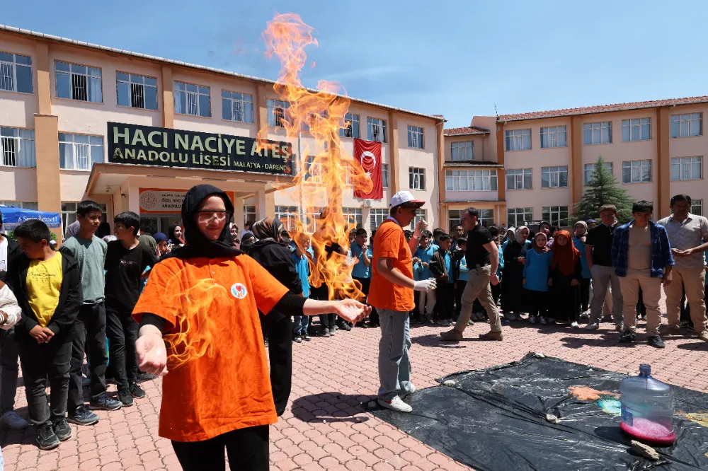 Hacı Naciye Ateş Okulları’nın bilim şenliğine yoğun ilgi