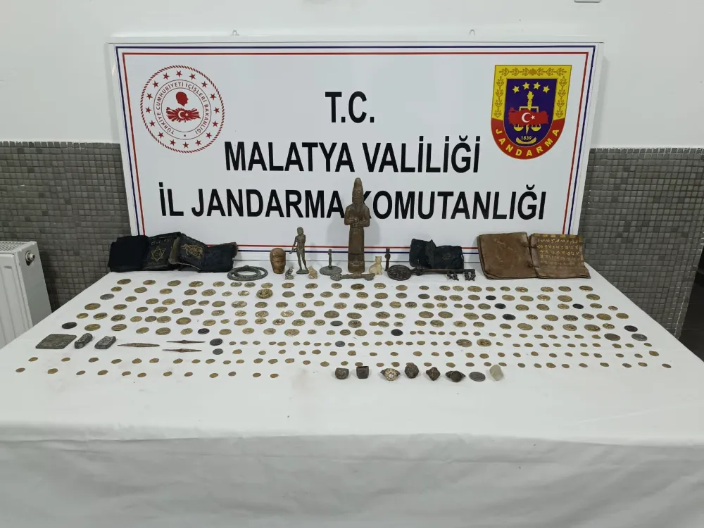 Tarihi eser kaçakçılığı operasyonu: 273 sikke ve 4 heykel ele geçirildi