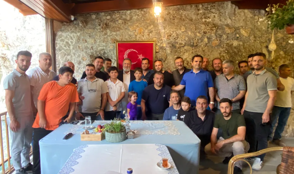 Gençlerden, vakıf başkanına anlamlı bayram ziyareti