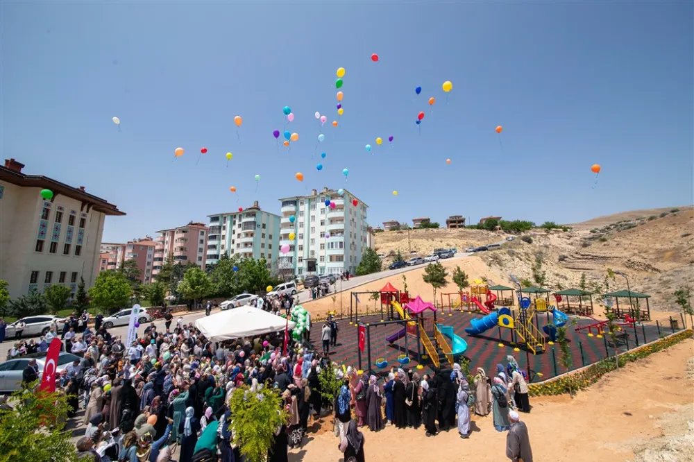 Hulusi Efendi Vakfı tarafından yaptırılan çocuk parkı törenle hizmete açıldı