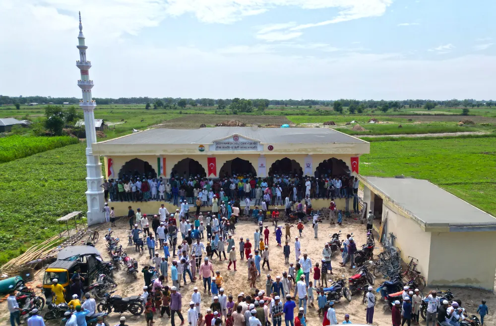 Hindistan’da inşa edilen Şeyh Hamid-i Veli Camii Şerifi dualarla açıldı