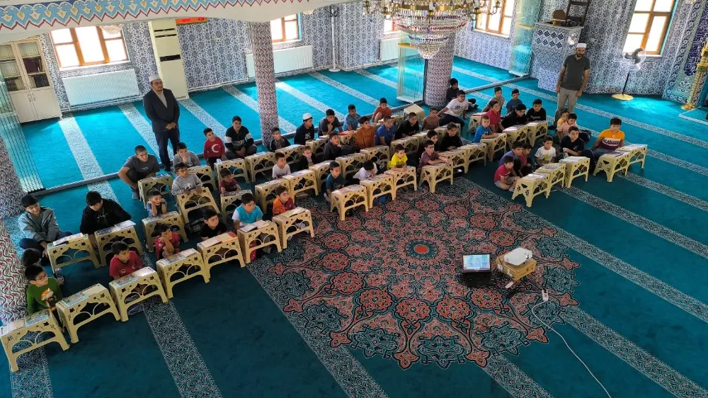 “Yazımda Kur’an Var” temasıyla yaz Kur’an kursları başladı