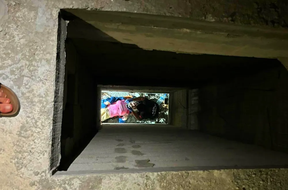 Asansör boşluğuna düşen kadın yaralandı