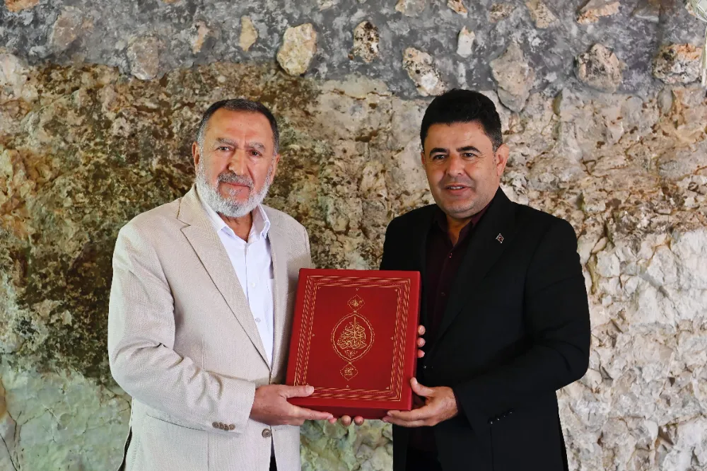 Bakan Yardımcısı Boyraz’dan Hulûsi Efendi Vakfı’na ziyaret
