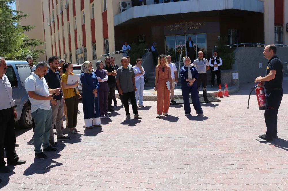 Sağlık personeline afet farkındalığı ve yangın söndürme eğitimi