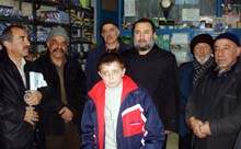 Esnafları ziyaret etti